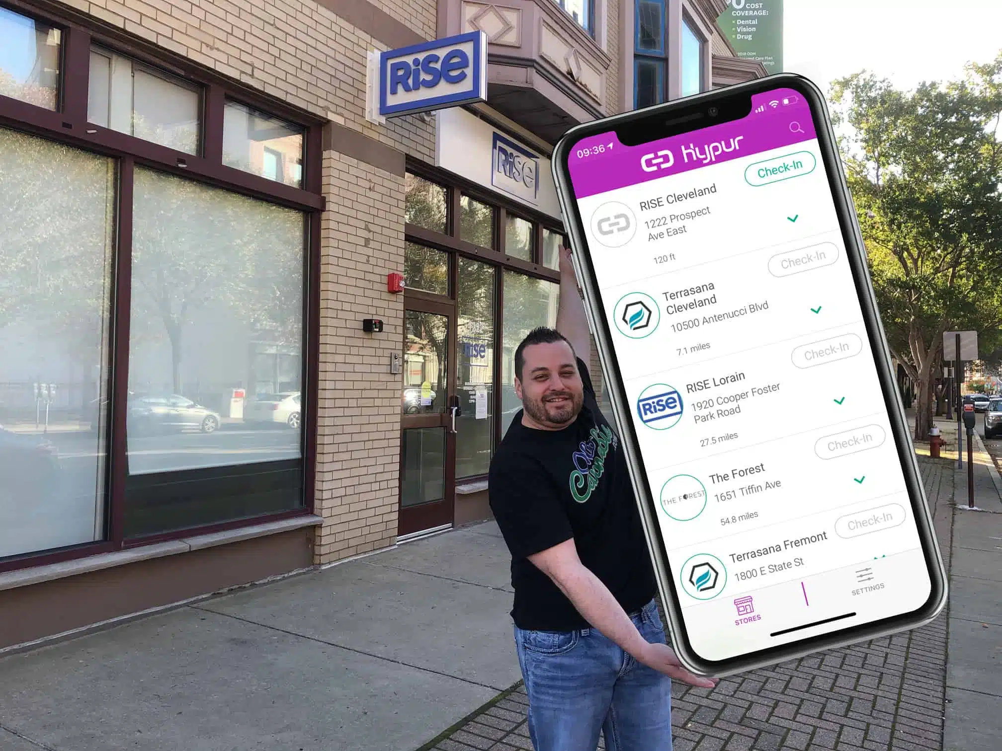 JohnnyCannabis Using the Hypur App at Rise Dispensaries Cleveland